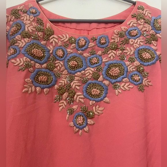 Embroidered poncho 🌷 - Picture 3 of 5